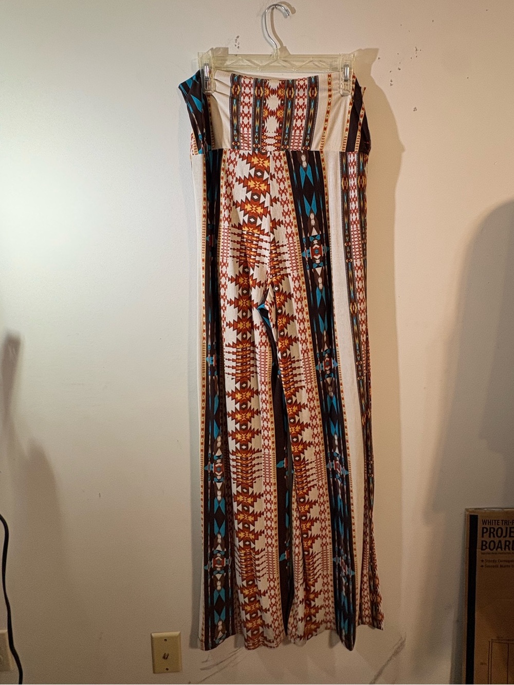2 B Together high-waisted wide leg palazzo pants bold multicolored Aztec pattern - Picture 4 of 9